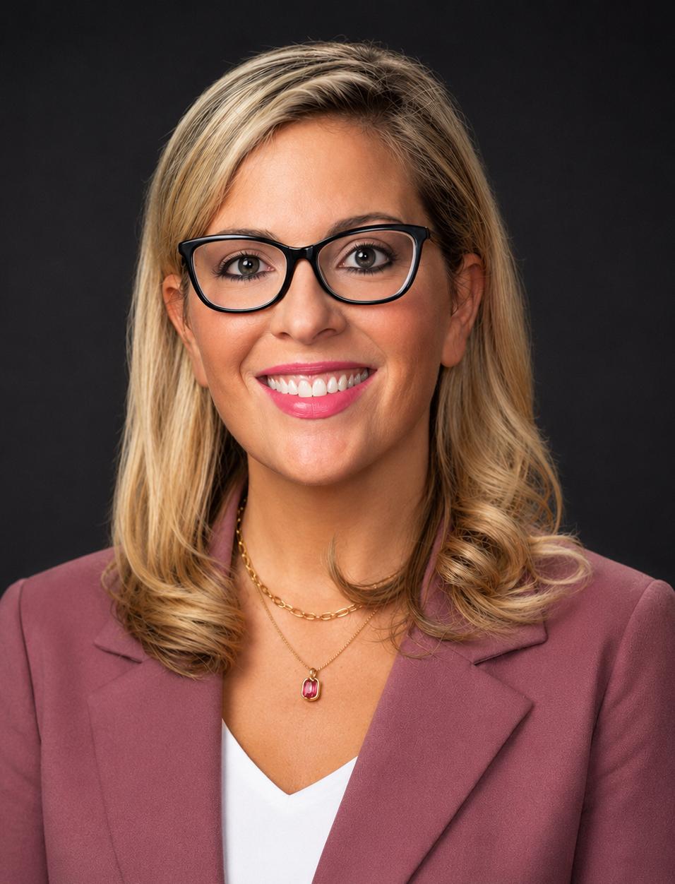 Kristen Guinan's headshot